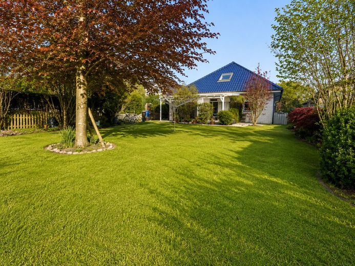 Einziehen, durchatmen, Zuhause sein - Gartenidylle
großzügiges Wohlfühlhaus - Küstenheide &amp; Nordsee – Sonniger Garten