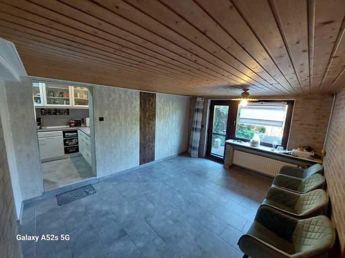 Maison individuelle avec logement indépendant, prairie en pleine nature à Friedeburg – Esszimmer