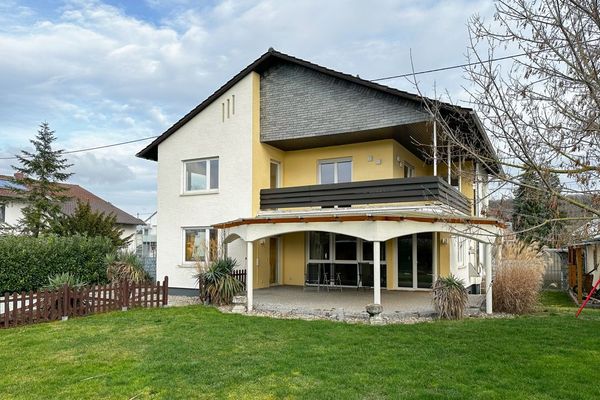 Panorama-Immobilie mit Weitblick: Einfamilienhaus in ruhigem Umfeld! Garten, Garage, Pool!