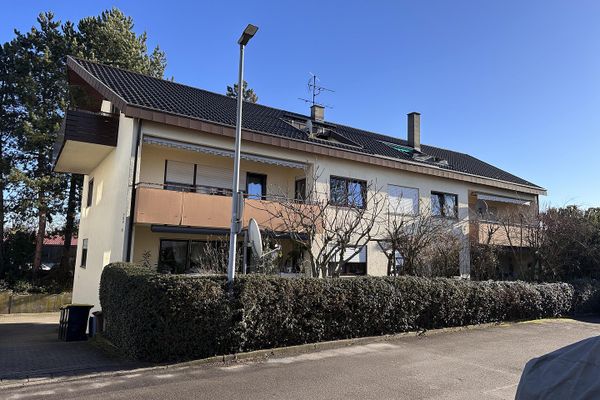 Da privato - Appartamento ristrutturato e ben tenuto di 3 locali con balcone a Tamm