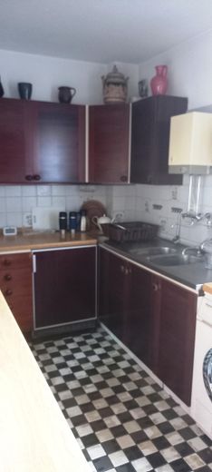 Sonnige Maisonettewohnung – Blick in die Küche