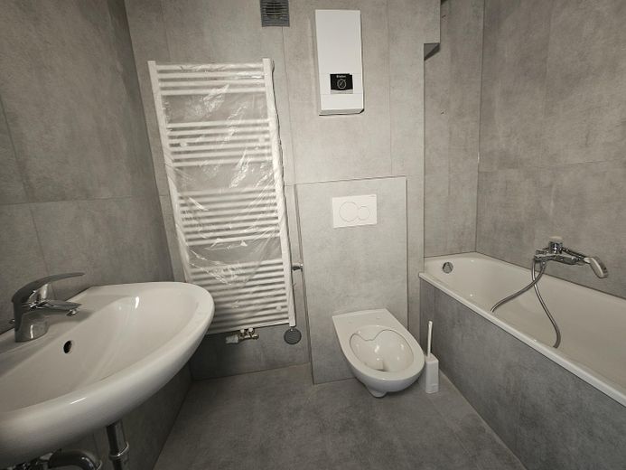 Erstbezug nach Sanierung - hochwertige 2-Raum Wohnung mit Süd-Balkon – फोटो 1