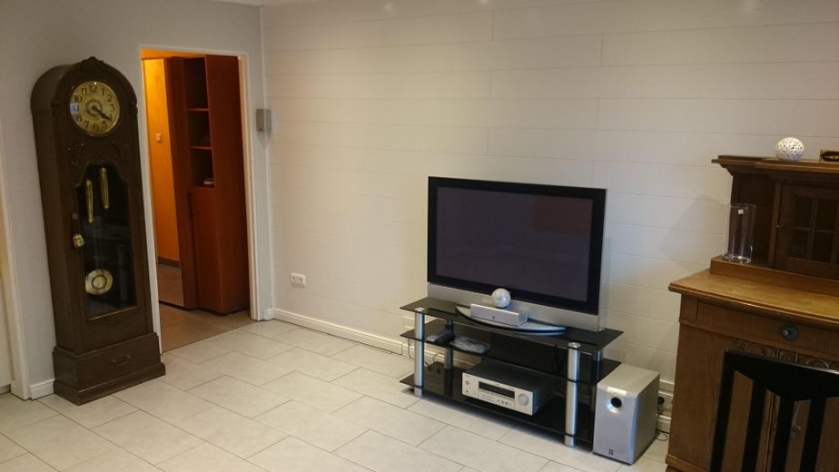 Helle 1-Zimmer-Wohnung mit Balkon zur Kapitalanlage – Wohnzimmer Bild 4