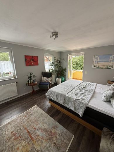Ekskluzywna nieruchomość nad rzeką Neufnach – przestronne mieszkanie na działce o powierzchni ok. 1700 m² – Schlafzimmer 1.OG