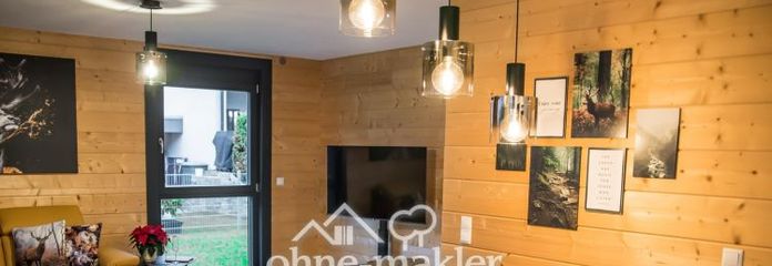 Möbliertes Holzhaus mit 2 Wohnungen, Garten, Balkon, inkl. Küchen - Windschläg 970.000€ zzgl. MwSt.