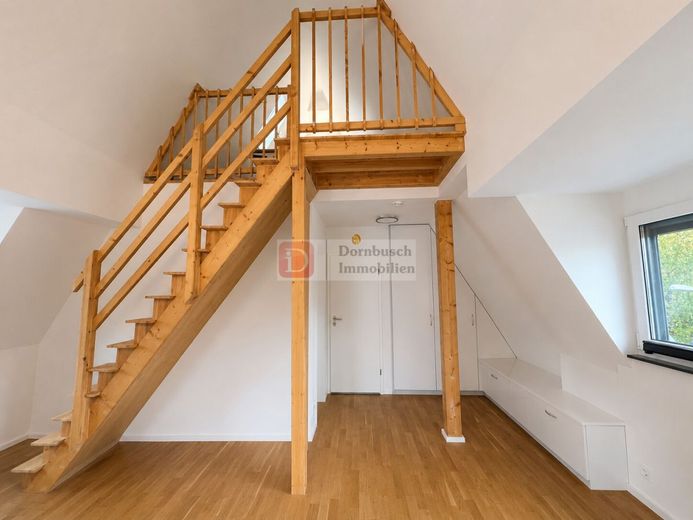Top!! Modernes Haus über zwei Etagen mit Dachstudio und hochwertiger Ausstattung – Zugang zum Dachstudio