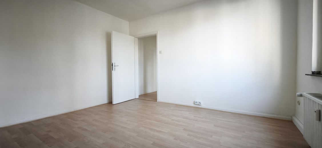 Wohn-/Schlafzimmer - Flur