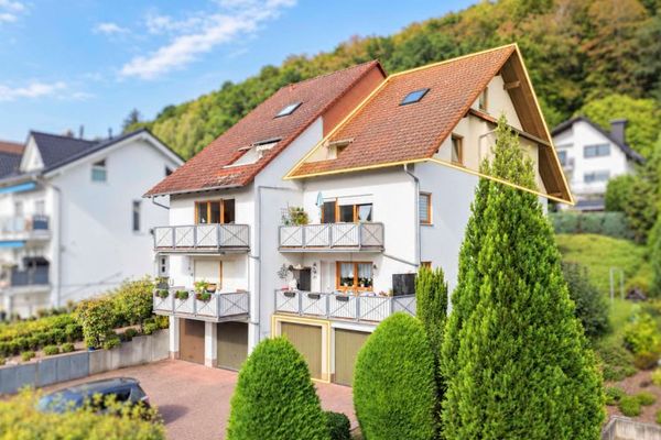 Viel Platz auf zwei Ebenen – 4-Zimmer-Maisonette mit Balkon, Garage & Keller in Gelnhausen-Haitz