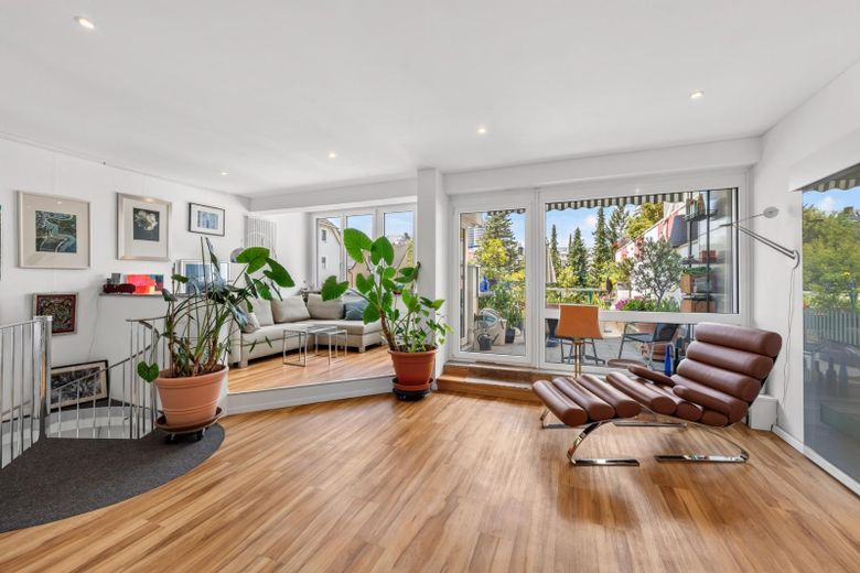 "Sonnenwohnung", Nähe Luitpoldpark - Ideal für 1-2 Personen! – Wohnzi. mit Blick zur Terrasse
