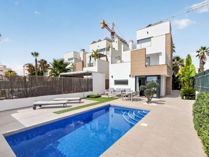 Moderne freistehende Villa mit 3 Schlafzimmern, 2 Bädern, Gäste-WC und privatem Pool in El Raso – Foto 1