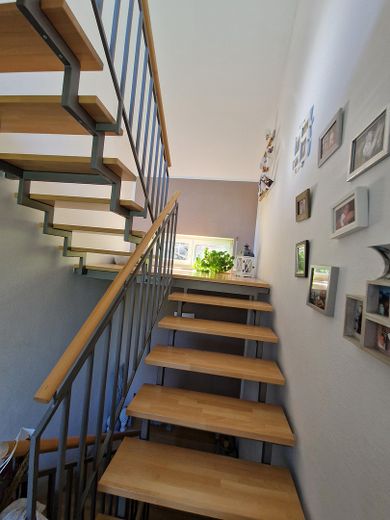 Starannie zaprojektowana nieruchomość z najwyższym komfortem mieszkania i wymarzonym ogrodem w idyllicznym otoczeniu – Photo 24