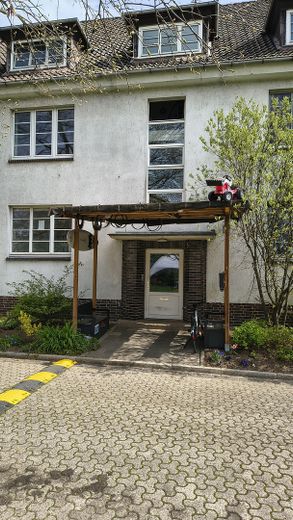 Große, bezugsfertige Wohnung - 6,5 Zimmer + 3 Stellplätze – Foto 19