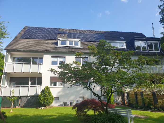 Ruhiges Wohnen, stadtnah in Ge-Buer mit Balkon, Terrasse & Garten – Gartenansicht