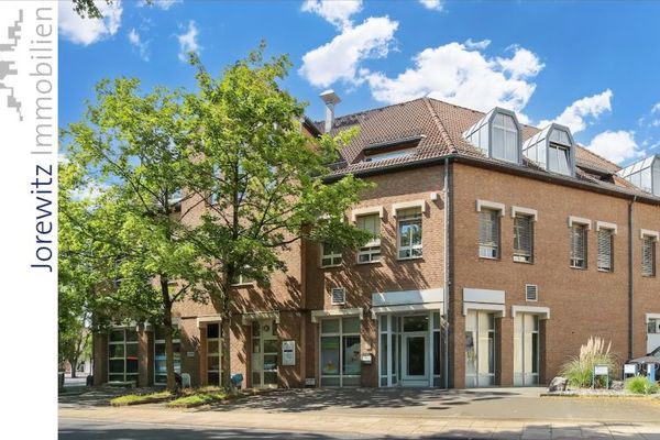 Bielefeld-Mitte - Stauteiche yakınında: Yenilenmiş 3 odalı daire, loggialı