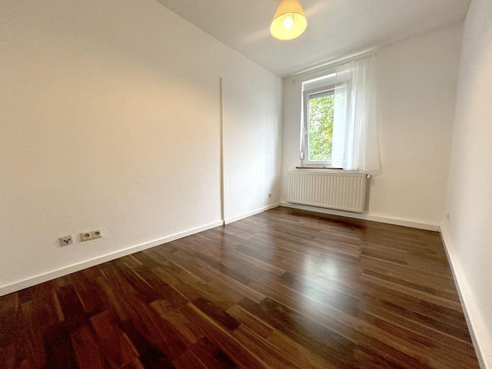 Helle City-Wohnung mit EBK direkt im Zentrum von Kornwestheim – Helles Zimmer