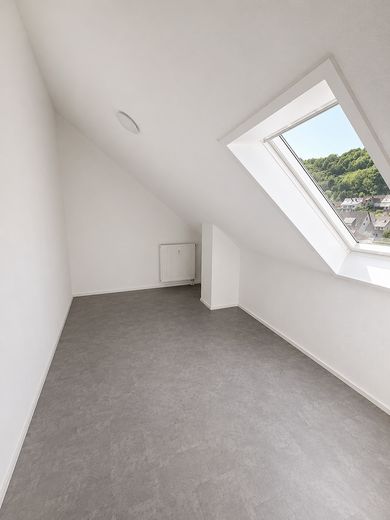 Nowo wyremontowane mieszkanie dwupoziomowe z 2,5 pokojami – Büro/Kinderzimmer