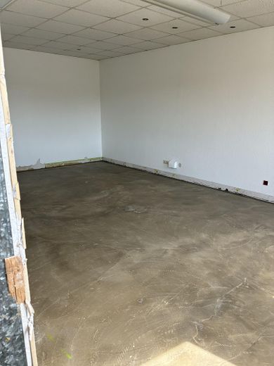 Vermietung: Großzügige Praxis- oder Bürofläche mit Entwicklungspotenzial im Herzen von Bad Kreuznach – फोटो 17