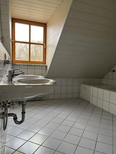 Maison jumelée adaptée aux familles avec jardin, sauna, studio et sous-sol à Stegaurach – Badezimmer