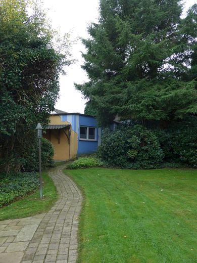 Oase der Ruhe in Witten Bommern: grosses Haus mit großem Grundstück zu vermieten – Garten Weg zur Doppelgarage