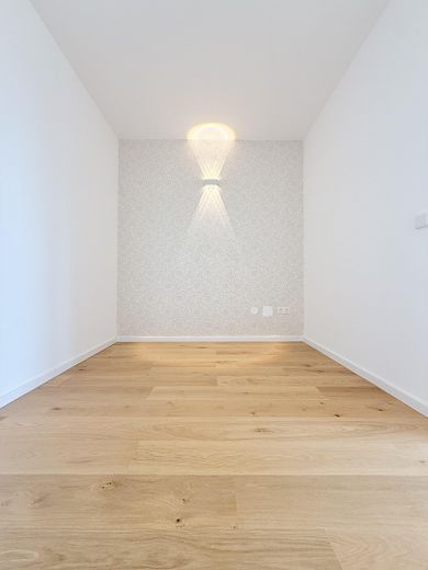 FREI Wunderschöne 1,5-Zi-Whg mit großem Balkon – hübscher sep. Schlafbereich
