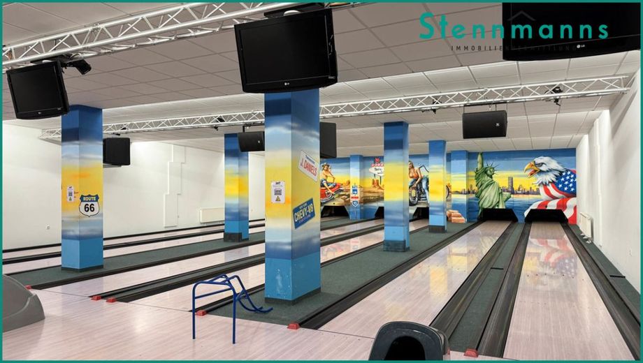 Fünf Bowlingbahnen mit trendiger Ausstattung