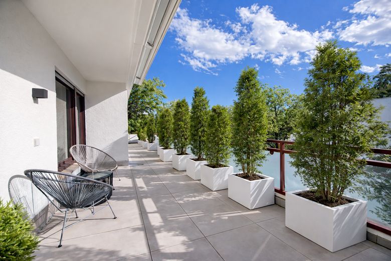 Designer-Penthouse mit Traum- Dachterrasse und Blick über Isarhochufer: PROVISIONSFREI – Süd-Dachterrasse vor Kind/Büro