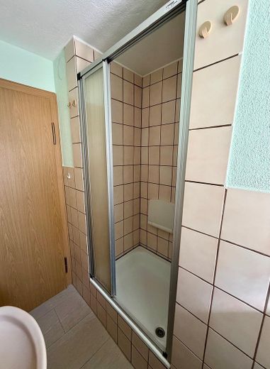 2-Zimmer Wohnung in begehrter Wohnlage – Bad Dusche