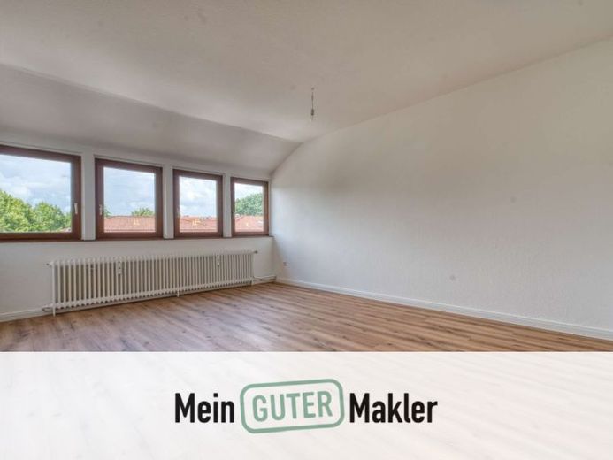 Primo ingresso dopo ristrutturazione: luminoso appartamento mansardato di 3 locali in Kirchhuchtinger Landstraße 146 – Foto 1