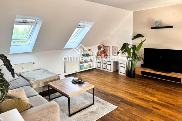 Disponibile subito e senza commissioni: curato appartamento di 3 locali con balcone esposto a sud-ovest e posto auto interrato