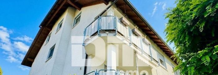 (R)eserviert!Hochwertig sanierte, ebenerdige Dreizimmerwohnung mit Loggia + Stellplatz