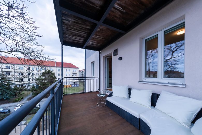 Frisch saniert & bezugsfertig I 3-Zimmer I Einbauküche I riesiger Sonnenbalkon - von privat – Balkon