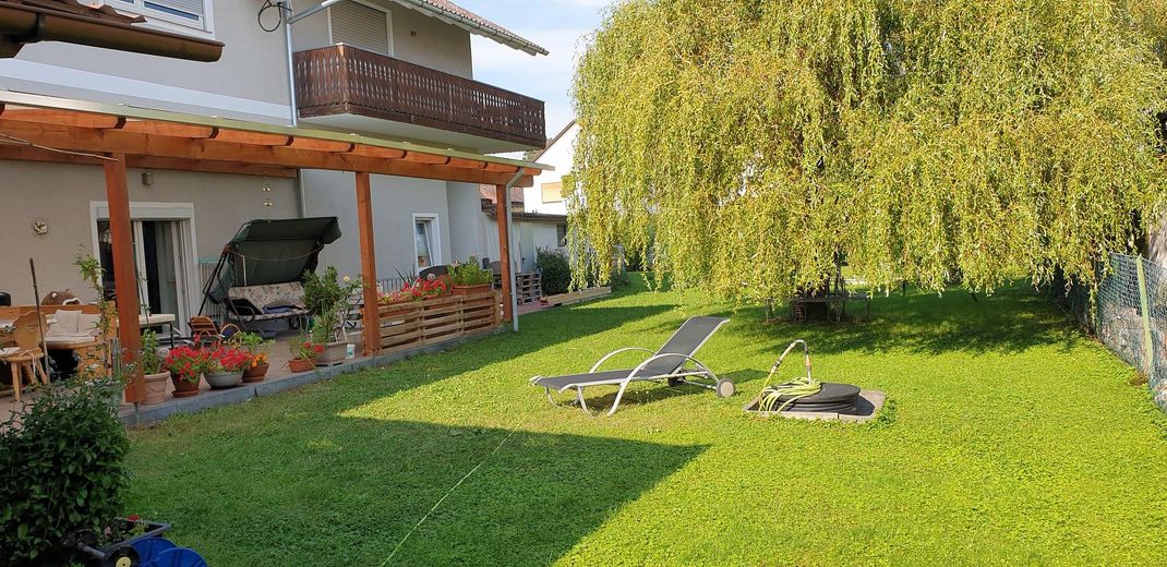 Kernsaniertes großzügiges Reiheneckhaus mit Einliegerwohnung und großem Garten – Foto 1