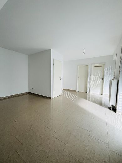 Stilvolles Reiheneckhaus mit Garage Stellplatz und ausgebautem Dachbereich mit Badezimmer – Foto 15