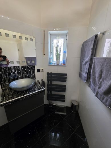 Oberkrämer - interessantes, saniertes & gepflegtes RMH mit Luxusausstattung – Gäste WC