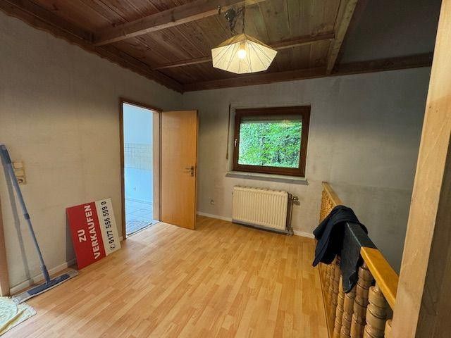 Lohmar-Rösrath-Einfamilienhaus für Individualisten Wald bis ans Haus, bezugsfrei – Essecke 