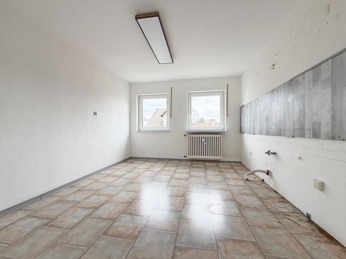 ¡Su proyecto de renovación en Friesenheim: 3 habitaciones con balcón en una ubicación tranquila! – Küche