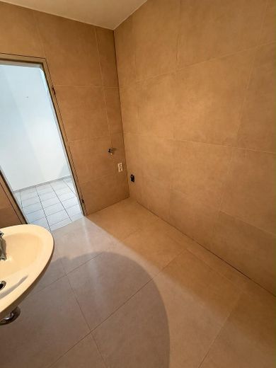 Charmante 2-Zimmer-Erdgeschosswohnung mit privatem Gartenanteil - teilsaniert! – Foto 8
