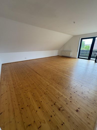 DG Wohnzimmer Zugang Balkon