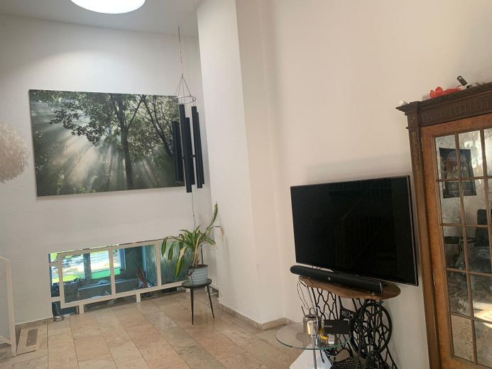 Wohnzimmer Blick zur Küche 