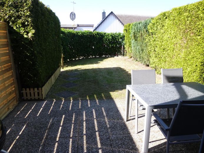 झील के किनारे शांत आवास: 17111 Sommersdorf में बगीचे वाला सुंदर पंक्ति-घर – Garten