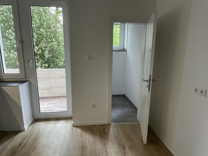 Innenstadt Ost am Westfalenpark: 3,5-Zi.-Wohnung mit Südwestbalkon und Küche! – Abstellraum in der Küche