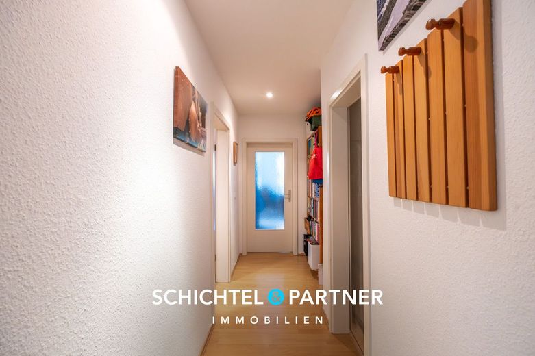 Radio Bremen | Gepflegtes Mehrfamilienhaus mit Potenzial in zentraler Lage – S&amp;P | Flur