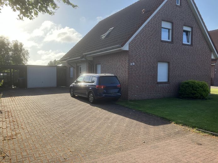 Zweifamilienhaus – DG frei, EG vermietet, auch als EFH nutzbar - keine Provision – Foto 2