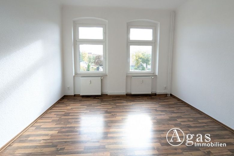 Helle 2-Zimmer-Wohnung mit Balkon in Eberswalde – Wohnzimmer