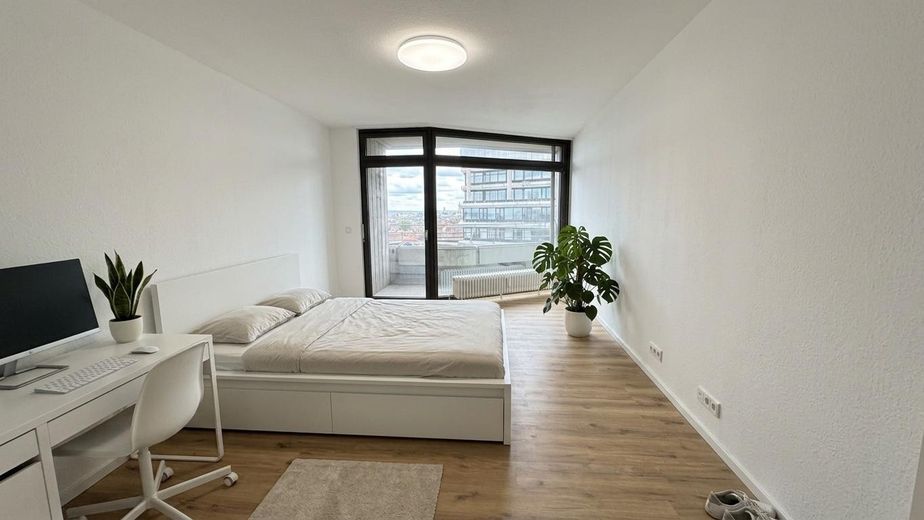 All-Inclusive: Frisch saniertes, vollmöbliertes Studio im 11. OG mit spektakulärem Stadtblick – Your new home