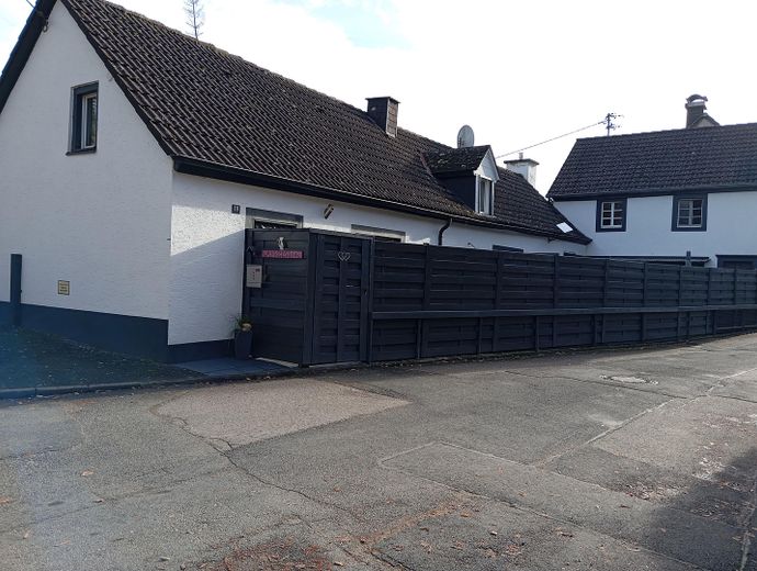 Vorderansicht d. beiden Häuser