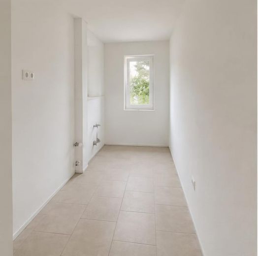 3ZKB en planta baja, recién renovado, cerca del centro de la ciudad – Foto 3