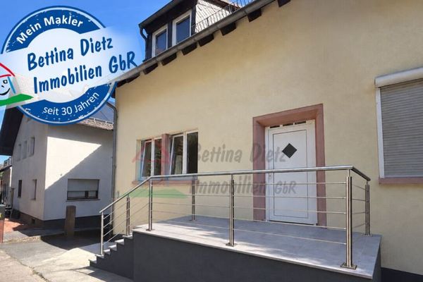 DIETZ: Helle 2-Zimmer-Wohnung mit neuer Einbauküche!