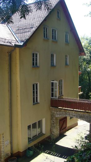 Grande proprietà con tre edifici in posizione privilegiata su un terreno boschivo di 33.600 m² – Foto 17