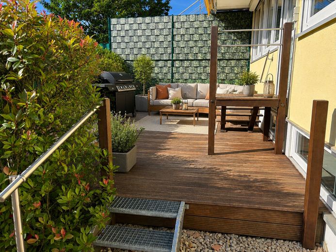 Familientraum mit Garten – großzügige Maisonettewohnung über 2 Ebenen mit Terrasse und 2 Bädern – Terrasse